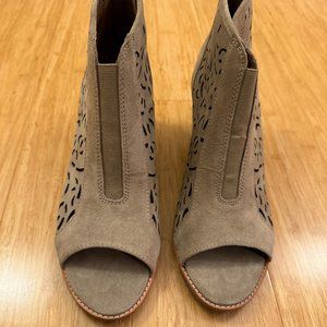 Sofft Leather Sandal Wedges